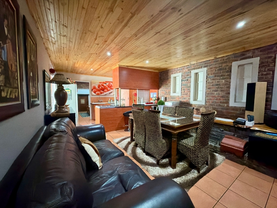 7 Bedroom Property for Sale in Heather Park Western Cape